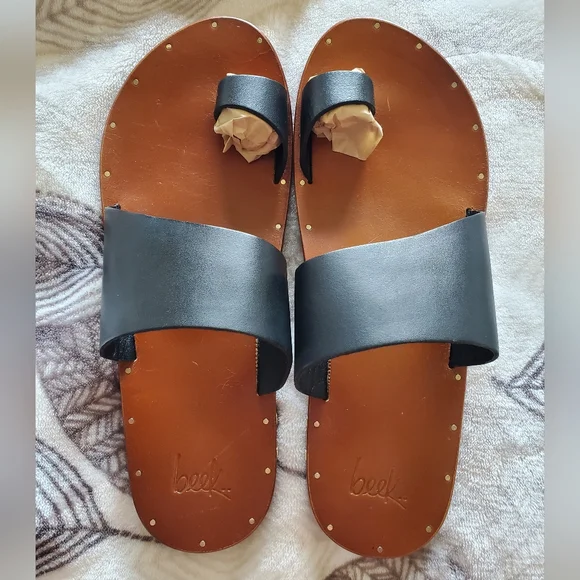 Beek FINCH Toe Ring Sandals - Picture 3 of 8